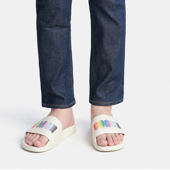 🌈 Coach Slide With Rainbow Chalk - Picture 5 of 9